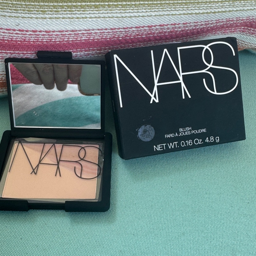 NARS Blush in Soft Peach - Behave